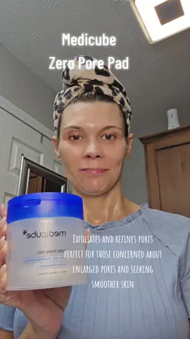 - Chemical-Free: Free from harsh chemicals, ensuring a gentle touch for sensitive skin - Ease of Use: Designed for easy application; swipe, pat, and absorb for instant results - Mild Exfoliation: Contains AHA and BHA to naturally exfoliate skin and reduce roughness - Pore Minimizing: White Willow Bark in the formula helps minimize the appearance of pores - Sebum Control: Cypress Tree Leaf and Skullcap lower excessive sebum secretion - Ingredients: Enriched with natural soothing extracts like Centella Asiatica and Lavender Oil #medicubeskincare #tonerpads #skintexture #skinexfoliate #skincaremusthaves @medicube global 