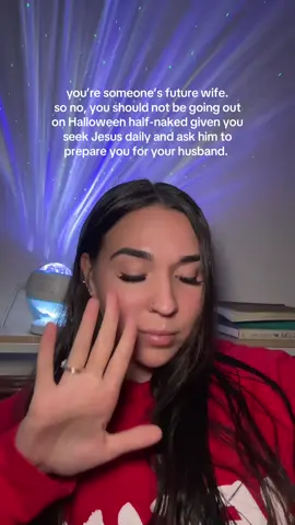 women of God, let us not lose our discernment.  let us remain pure in ALL senses. not to mention that Halloween is demonic, but that’s an entirely different conversation 😅😩 praying for strength & conviction for those on the fence.  it’s simply NOT worth it 😩 stay in your Word 🫀 #purity #womanofgod #halloween 
