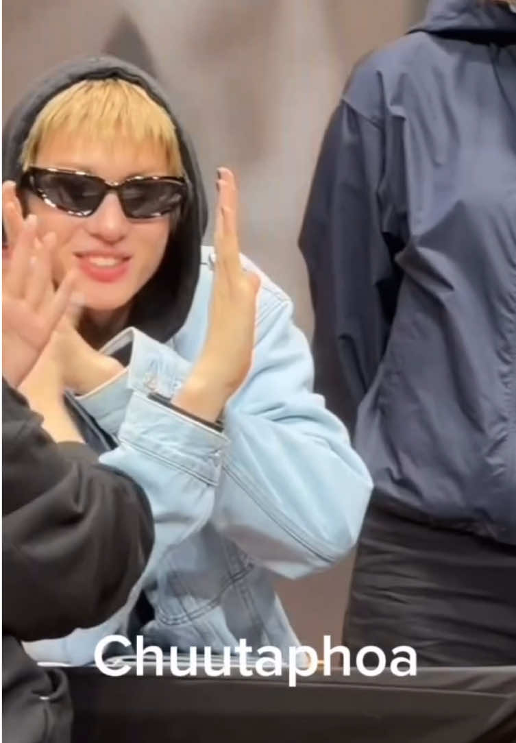 mắ =))) trai Bắc, trai Nam, trai Việt kiều có đủu cre: biichhan nhaa #Cortis #fansign 