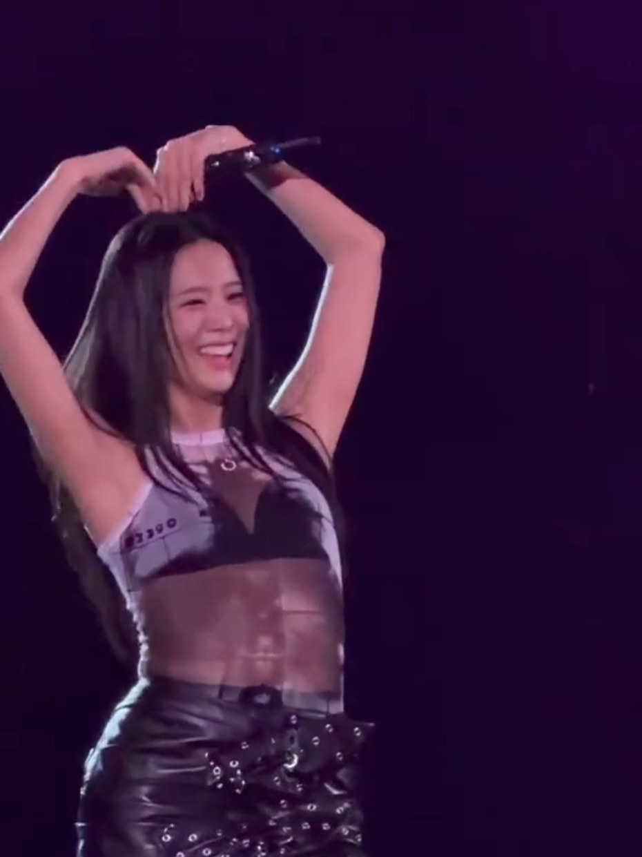 Bangkok day 3 🤟🏻🔥#jisoo #blackpink #earthquake #fyp .