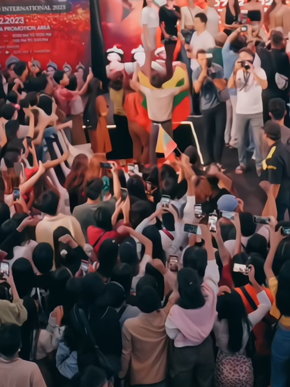 The Golden Time 🇲🇲🌟 သူမဟာနောက်အလှမယ်တွေအတွက် အကောင်းဆုံးဆိုတဲ့လမ်းတွေဖောက်ပေးခဲ့ပေမဲ့ ဘယ်လိုအရာတွေကများ အဆုံးသတ်စေခဲ့တာလဲ? ဒါဟာ Miss Grand Myanmar အတွက်တင်မဟုတ်ဘဲ Myanmar Pageant Industry တစ်ခုလုံးကိုပါလှုပ်ခတ်စေခဲ့တဲ့ သူမရဲ့ Impact တစ်ခုပါ။ ဘယ်တော့မှပြန်မရနိုင်တောမဲ့ Golden Time ကြီးတစ်ခုပါကွယ်။   #ninilineain #missgrandmyanmar2023 #htooantlwin #thaesunyein #tiktokmyanmar @ninilineainofficial 