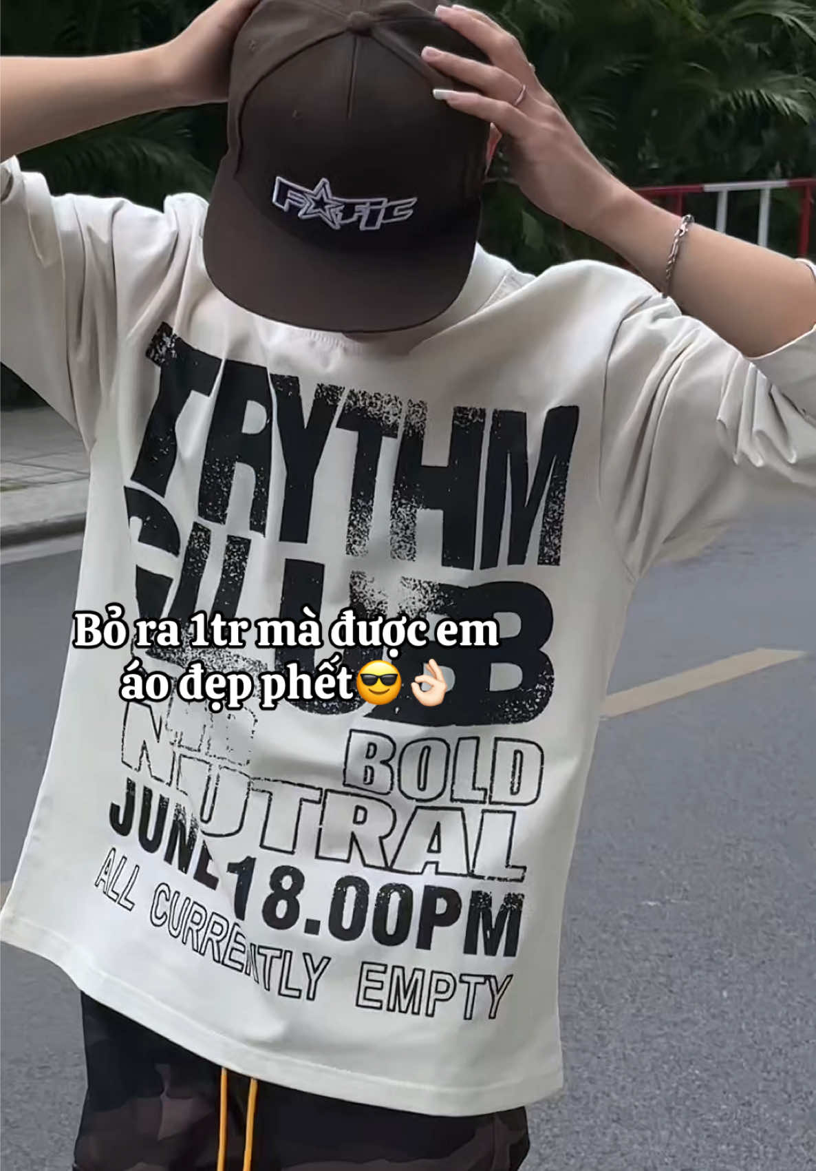 Form áo cả hình in nét quá