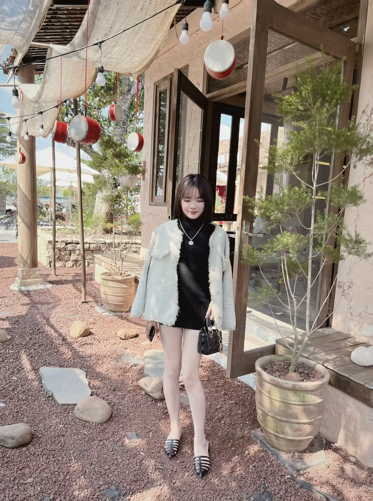 Đừng thử thách sự kiên nhẫn của em,em không lăng nhăng nhưng em dễ chán.