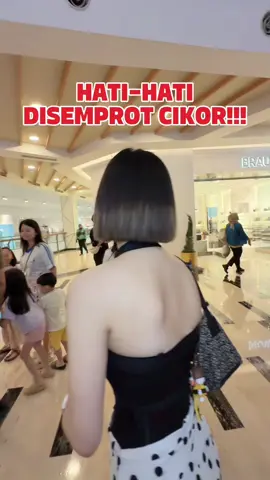 jangan sampe lah ternampak tim cc rambutnya lepek ya 🙂‍↔️ langsung ku semprotkan pake @orinesia_official 