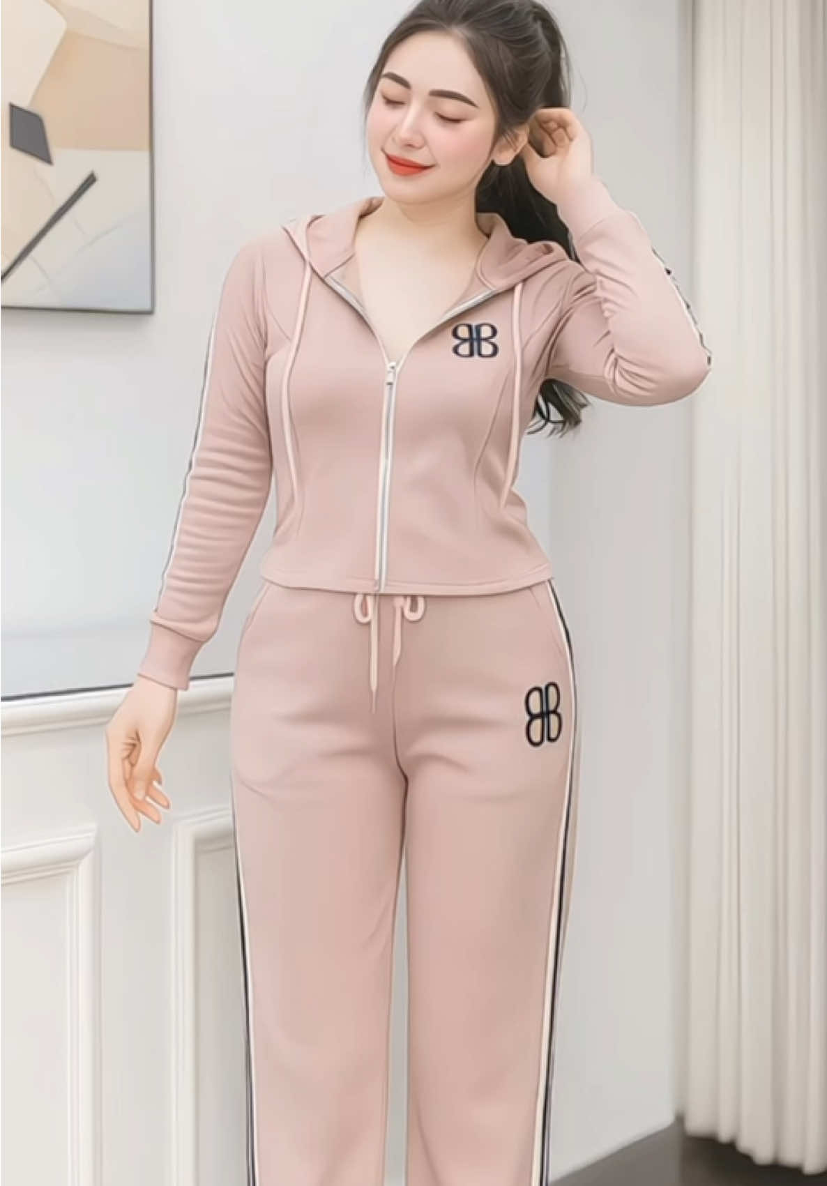 Nhìn sếp này thôi là đã thấy tôn dáng xinh rồi, lại thêm áo kéo khóa có mũ năng động. Thu đông này nhất định phải có set này trong tủ đồ nha vợ #thoitrangnu #thoitrangthudong #setbothudong #dobonu #bomacnha 