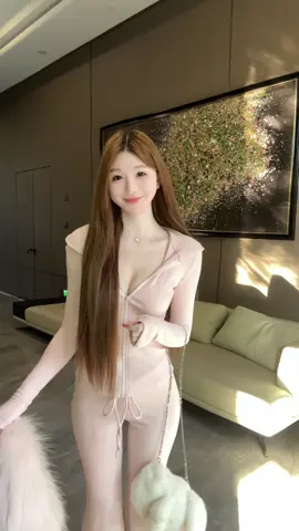 Nhành hoa này rất đắt vì anh phải mua bằng cả tấm chân tình. #bôngxinhstore #fyp #xuhuong #viral #phốiđồđẹp 