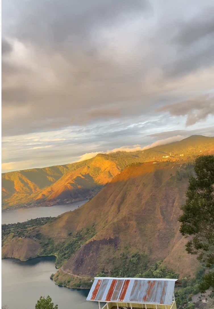 🌅✨🌲#fyp #senja #sippansribudolok #danautoba 