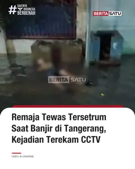 Seorang remaja bernama Hakim Asidik (15) tewas tersetrum listrik saat banjir melanda Perumahan Taman Asri, Larangan Utara, Kota Tangerang, pada Minggu (26/10/2025) diduga akibat kebocoran listrik dari sebuah tiang. Beberapa warga mengevakuasi korban ke klinik terdekat, tetapi nyawa Hakim tidak tertolong. Polisi kini melakukan penyelidikan dan pemeriksaan instalasi listrik di area perumahan untuk memastikan keamanan warga serta mencegah peristiwa serupa terulang. Update berita selengkapnya di BeritaSatu TV, BeritaSatu.com, dan YouTube BeritaSatu! #BeritaSatu #SaatnyaIndonesiaBerbenah #BanjirTangerang #RemajaTewasTersetrum