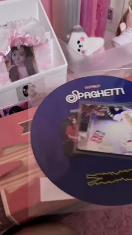 le sserafim spaghetti unboxing⁺˳✧༚ 開封するの疲れた😿店舗ラキドロ追加してきます🎶 #kpop #手元動画 #lesserafim #FEARNOT #sakura 