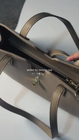 finally got this bag! basta mossdoom talaga the best ang quality✨ #shoulderbag #everydaybag #mossdoom 