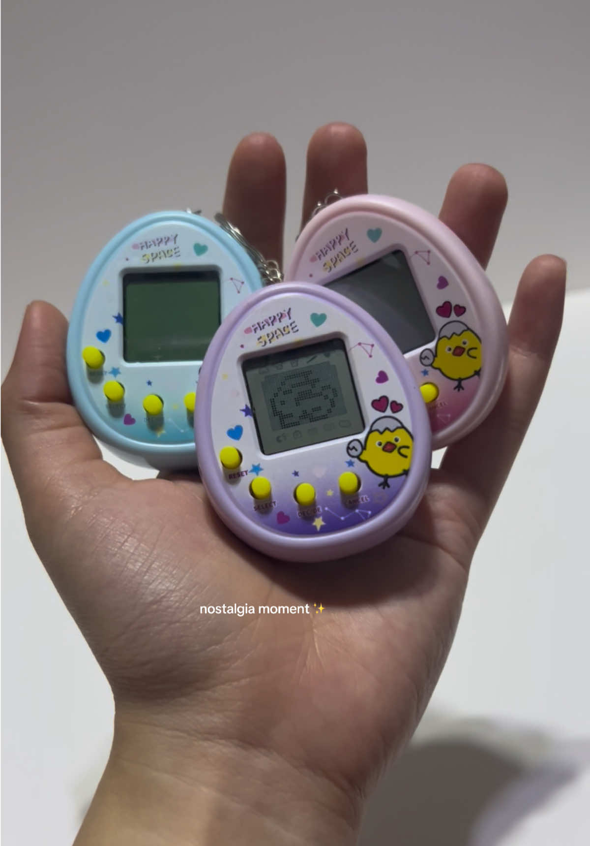 this and nostalgia feels 🥹 #tamagotchi #toy #keychain #cute 