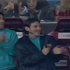 Ronaldinho melhor que todos🧙‍♂️🇧🇷 #ronaldinhogaucho #ronaldinhoskills #ronaldinho #bruxo #r10 