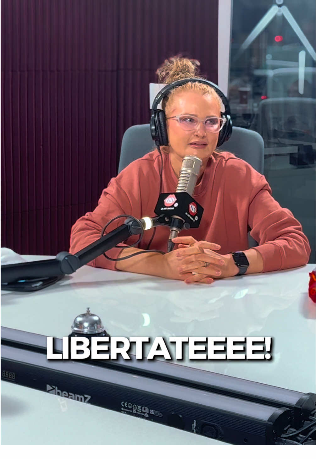 E luni? Plouă? A pierdut FC Barcelona? Nu contează! Corina e în formă maximă. Copiii au vacanțăăăă! @Corina Băcanu @CiprianDinoo #CatalinOprisan 