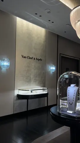 #vancleef #luxury 