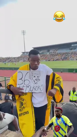Kaizer Chiefs fans are having fun 😂😂 #Kaizerchiefs #OrlandoPirates #Sundowns #BetwayPrem #football 