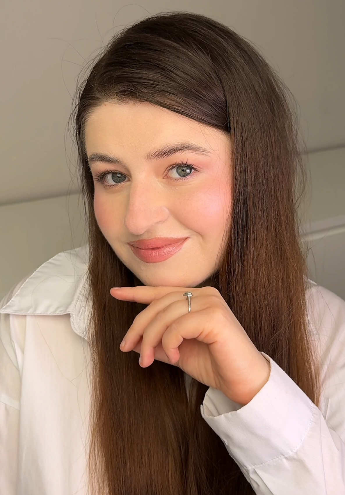 FLOWER TONE-UP PRIMER 💓 Flawless, Even-Toned Skin This silky, smooth primer contains micro-encapsulated pigments that burst upon application, creating a flawless and even-toned canvas without clumping. 💓Pore & Texture Blurring for Smooth Skin A silky-soft texture refines pores and uneven areas. deliverina a smooth and polished finish. 💓Redness Coverage & Tone Correction Gently neutralizes redness to achieve a clear, balanced complexion-perfecting the base even without foundation. It was gifted by @hwahae.US   #rosacea #largepores #kbeauty #primer #cakeymakeup 