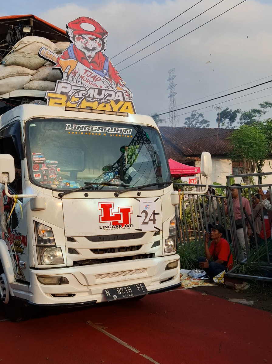 LJ melbu finish plonn 🔊🔥 #linggarjatiaudio #tjapmorgan #nandaaudiojember #ngx #karnavaljatisaripurwodadi @nanda_audiojember @linggarjatiofficial 