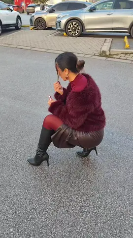BORDO SEZONU 🥀🫀 sadece BEN , MÜZİK VE ÖZGÜVEN😉 #fashiontiktok #tights #burgundy #faahion2025 #fypシ 