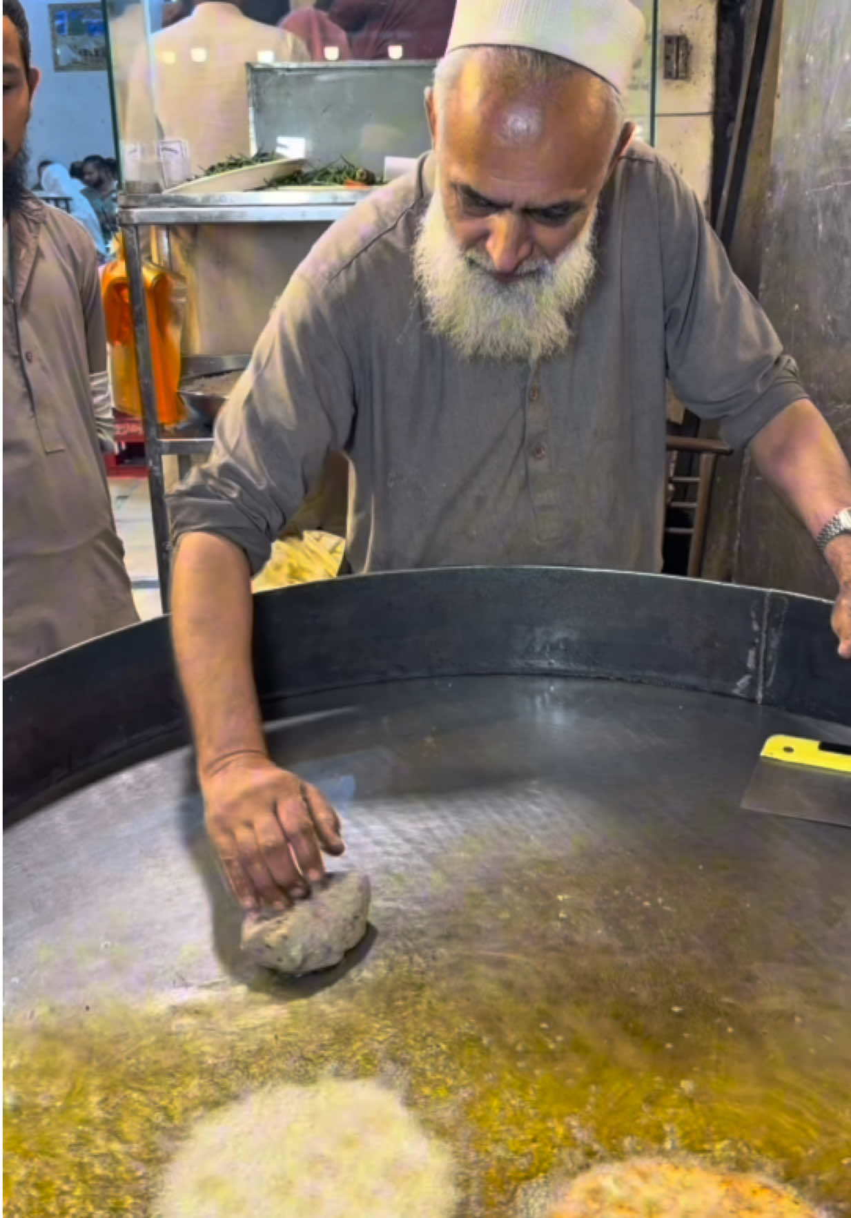 Best Chapli Kabab in Rawalpindi | Mustafa Dar-ul-Mahi Fish Kabab | Fish Chapli Kabab ~ Saddar | Kp Food Diaries
