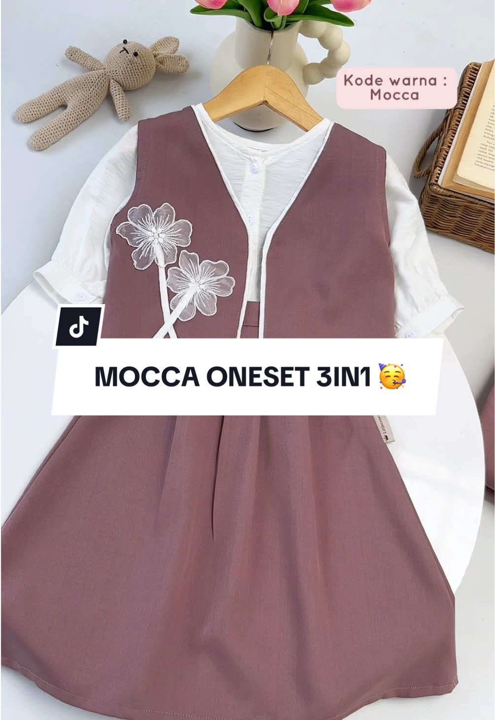 secantik ini masa belum punya sih 😫🤭 Rugi bangett kalo mommy nemu oneset 3in1 tapi belum di checkout soalnya udah dapet 3 item sekaligus : rok, inner, dan vest gemes 😍🫶🏻 🛒Tersedia couple ibu dan anak usia 1-10 tahun, cek keranjang kuning! #fyp #littlecrownn #coupleibudananak #onesetcouple #onesetanak 