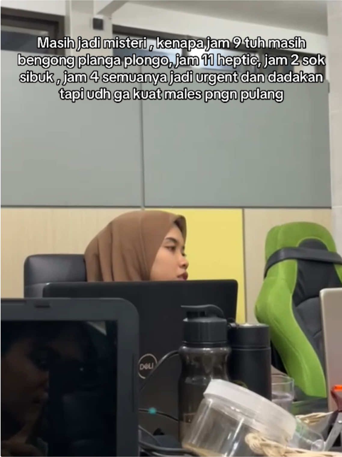 Ga tau pngn pulanggg aja😭 #corporatelife #kantorhiburan #corporatehumor #fyp 