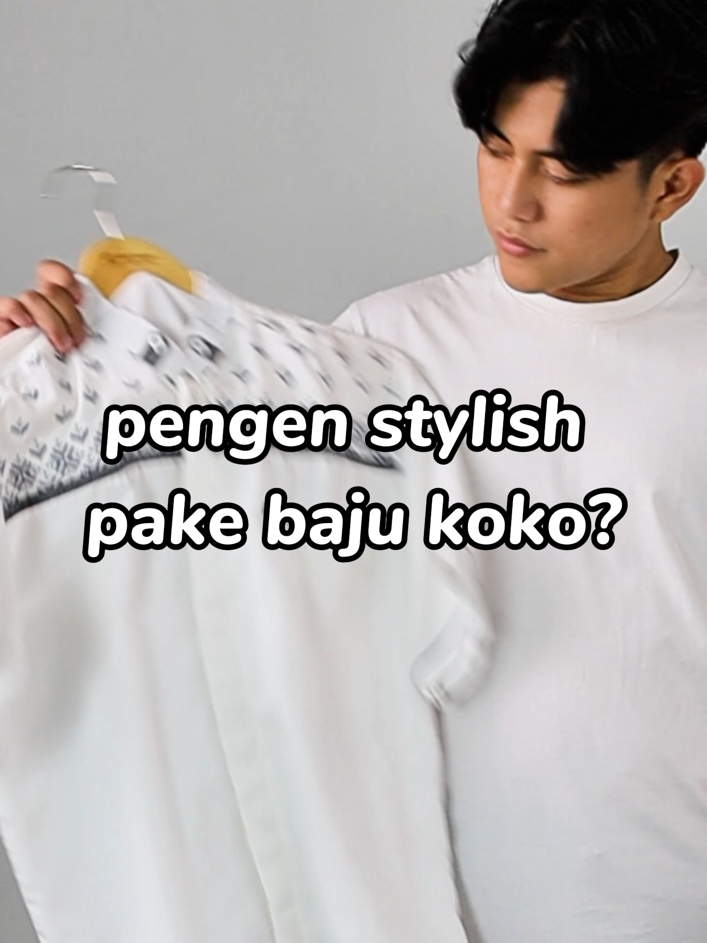gak bingung lagi kan pilih kanan atau kiri, dua duanya punya look yang berbeda.  kalo kamu suka kanan atau kiri?  #sndproject #pakesndaja #sahabatibadahmu #bajukoko #BajuKokoAdem #AntiGerah