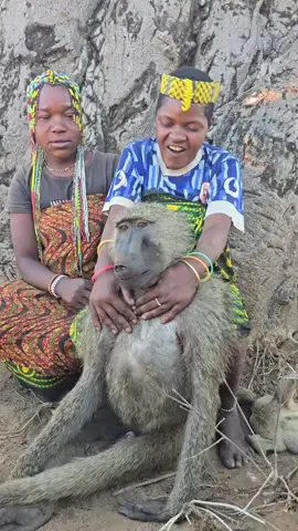 big dinner with hadzabe people #hadzabe #himba #dudukwe #african #africanparents 