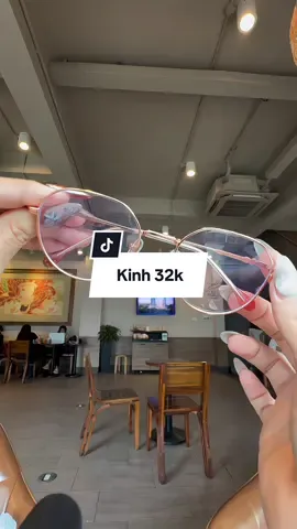 Kính siêu nhẹ – siêu xinh – chống ánh sáng xanh ✨ Làm việc online hay dùng điện thoại nhiều thì nên có 1 chiếc nha 💻 #reviewkính #kínhchốngánhsángxanh #afl #tiktokshop #kínhHànQuốc