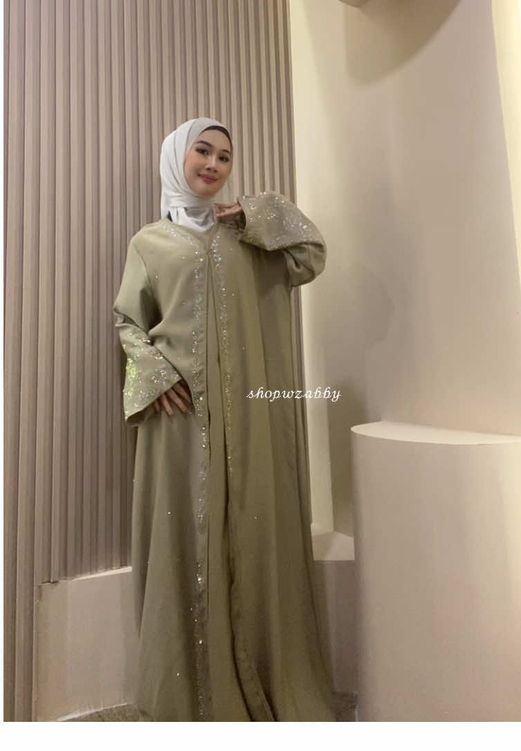 Hi i pakai abaya drpd @PANDAEYES warna safe green🥰 #abayapandaeyes #abayadubai #jubahmurah #abayacardiganviral #abayacardiganviraltiktok 