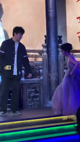 lễ hội chiếu thương Tencent..... bé Vận quá xinh #谭松韵 #damtungvan #谭松韵seven #thanhtruc010699 