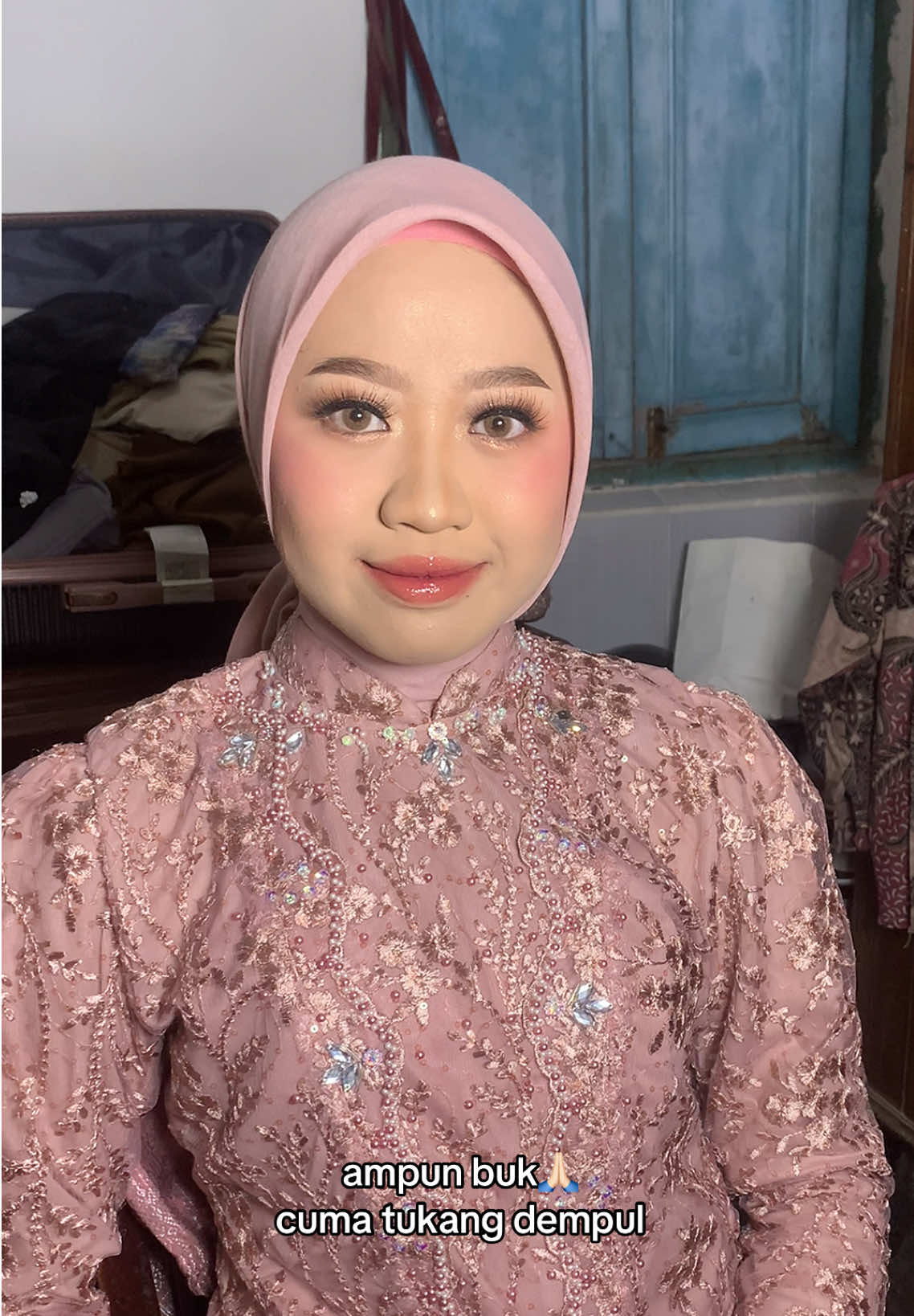 pinkis makeup look for graduation kak saura 🌸💗 #muakediri #muamalang #makeupgraduationkediri #makeupyearbookkediri #rekomendasimuakediri 