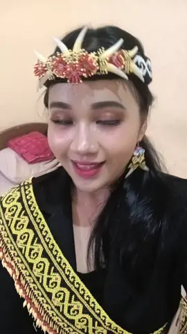 Boru Batak beralih jadi boru dayak 🥰 #bataktoba #bataktiktok #dayakkalimantan #kaltim_samarinda #kutaitimur 