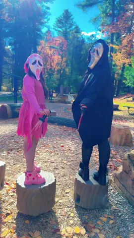 We had so much fun taking this pictures 💀👻🎃 #fyp #halloween #photoshoot #fall #october 