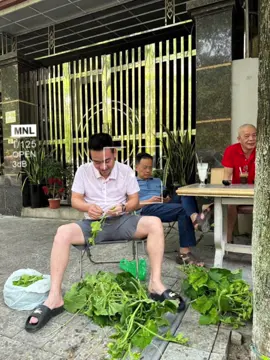 Nghiện nhặt rau bí là có thật các ông à…