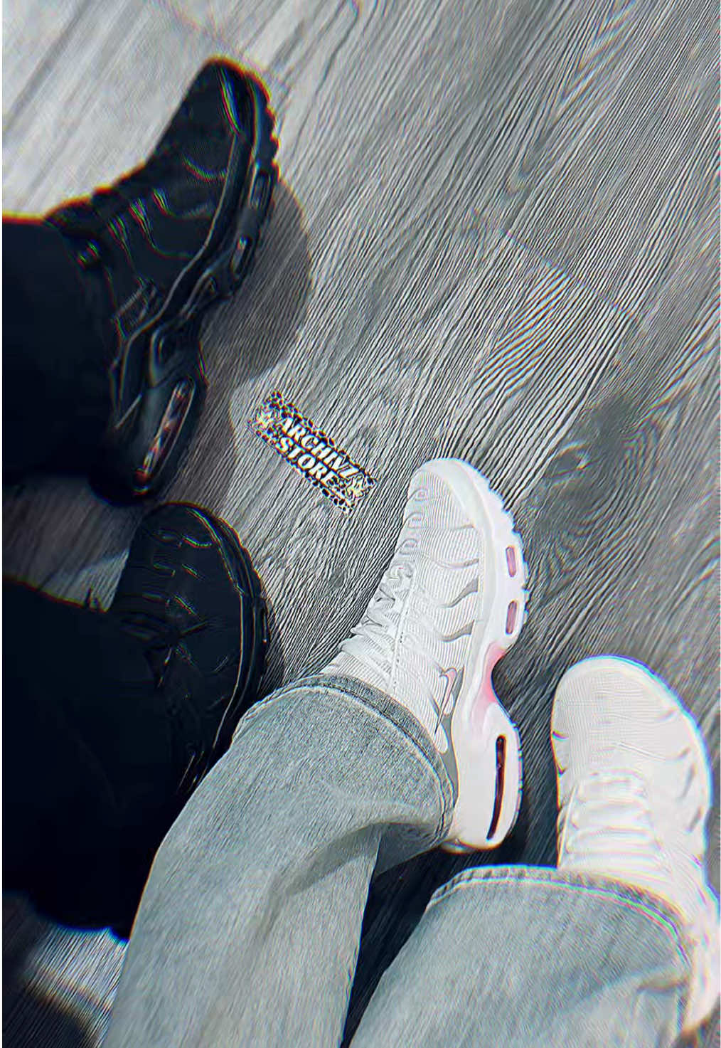 Best couple Nike TN black & white pink 🫵🏻🥵🤳🏻 Ready stock di toko kami, info order dm/wa klik link di bio🛍️🛒 Google Maps📍ARCHIVZ STORE  Jl,Kayu manis NO,19 A Sepang jaya Bandar lampung #archivzstore #niketn #niketncouple #niketnblack #fypagee 