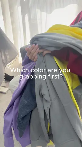 Which color do you like?Drop it in the comments!#holafish #fallfashion #affordablefashion #womensfashion #hoodie #OOTD #falloutfits #sweatshirt 