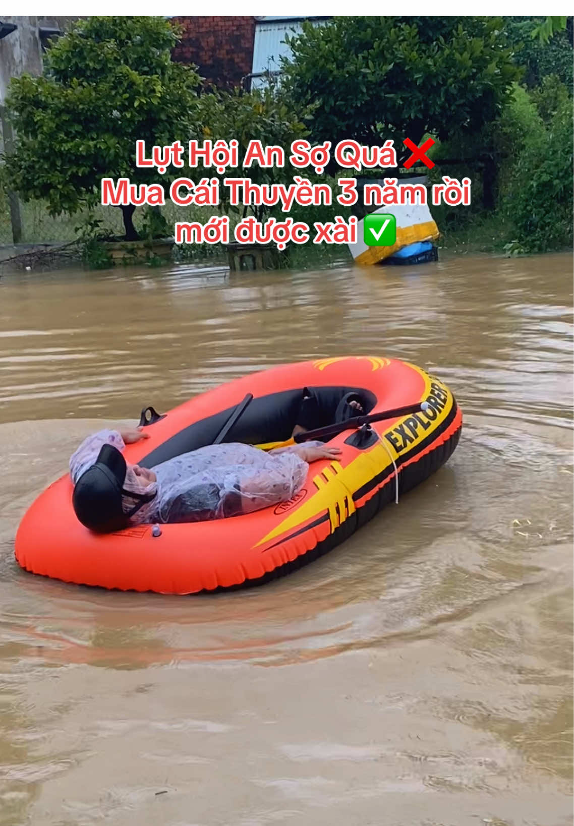 Lụt #hoian sợ quá ❌ Mua cái thuyền 3 mắm rồi mới được xài ✅ #cobavang #hoiananodau #anvathoian #cobavanghoian 