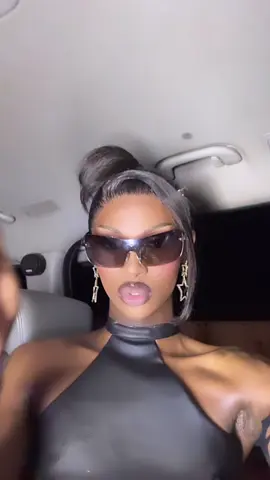 I know I haven’t been as consistent on my TT! But a baes been busy BUT I been filming! I’m gonna bombard you with the past 2 weeks content!  I’ve just been sitting at home and remembering how far you guys have taken me since day 1! We almost on 2M followers and I really want to bring back the connection I had with my audience! I think I’ve been a little too swamped with work lately and that makes it so easy to forget sharing everything and bringing you guys into what’s going on!!! Soooooooooooooo let’s ride! Ke le rata ka lerato la LOVE! 💋 #fyp #levelupafrica #kamoww 