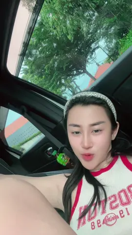 bentar aku masih mager mikirin cinta 🤣🙏🏻