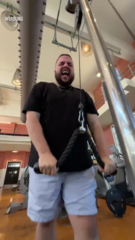 werbung | Ich nehme euch mit ins Gym und zeig euch meine Routine 🫡 Es muss wieder geackert werden!! #Axe #axepartner #bodyspray 