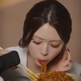 Need her to open a channel only for asmr. #itzy #yuna #asmr #fyp #viral 