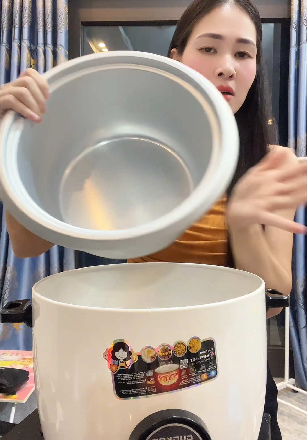 Nồi cơm điện công nghiệp 3 lít #noicomdien #noicomdiencongnghiep #noicom  @Vân Thập Cẩm  @Vân Thập Cẩm  @Vân Thập Cẩm 