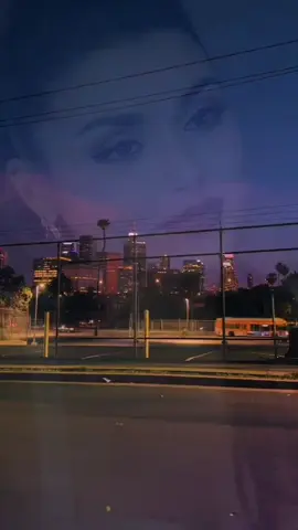 للأسف نحن في زمن من يملك قلباً طيباً دائما يتلقى ضربات موجعة .🦋🖇 #كلام_من_القلب #كلام_حقيقي_من_واقع_الحياة🌍 #عبارات #fyp #viral 