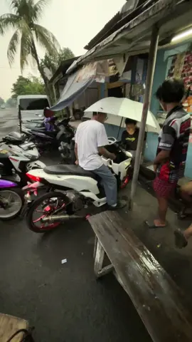 rossi mau maen di mandalika😭