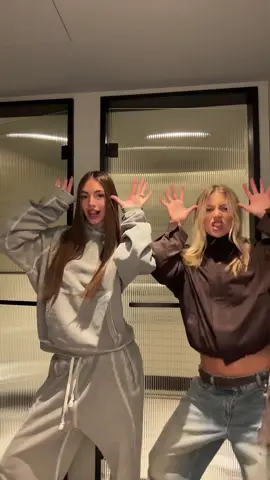 🕺🕺🕺🕺 @Lily Rowland 