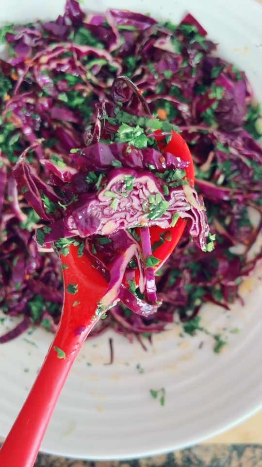 Thank you @kalejunkie for this amazing recipe. Hands down one of the best salads I’ve ever had. #salad #cabbage #saladrecipe 