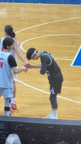 Choi Minho playing seriously and giving his all is actually a huge sign of respect. If it were the other way around and he didn’t take the game seriously, that would’ve been disrespectful. 🏀🇵🇭 #RisingEagles #BENCHShootOfAsia @SHINee 