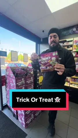 Trick Or Treat! Sweets Normally £3.50 Are Now Only £1!! 👻🍫🍬🍭#horsleyhillpremier #bossman #fyp #retail #skits 