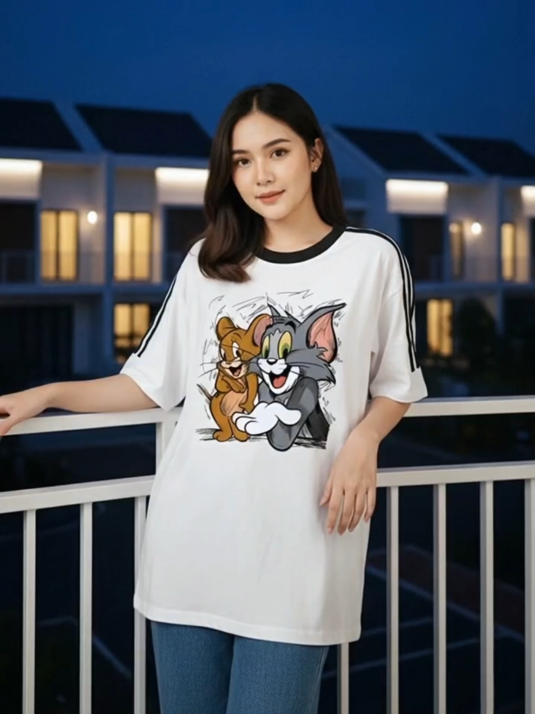 Atasan Wanita simpel tapi manis banget. Modelnya kekinian, bahan adem, dan gampang banget dipaduin! Buat jalan, nongkrong, atau OOTD, semua bisa~ #ootdwanita #kaoscewek #bajuwanita #kaosoversize #bajukeren 