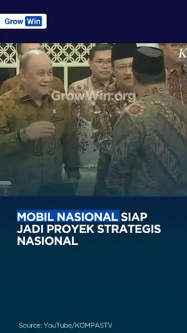 Menteri Perindustrian Agus Gumiwang memberi sinyal kuat soal wujud calon mobil nasional. Prototipenya ternyata sudah sempat tampil di pameran GIIAS 2025. Mobil ini diduga merupakan i2C atau Indigenous Indonesia Car, hasil pengembangan PT Teknologi Militer Indonesia (TMI) di bawah Yayasan Kementerian Pertahanan. Proyek ini merupakan perintah langsung Presiden Prabowo yang menargetkan produksi mobil nasional dalam waktu tiga tahun. Agar proyek ini mendapat dukungan penuh, Menperin telah mengusulkan mobil nasional masuk ke daftar Proyek Strategis Nasional (PSN). Istana pun memberi sinyal positif, dengan agenda rapat lintas kementerian untuk membahas status PSN-nya. Pemerintah berharap, mobil ini bisa jadi simbol kemandirian industri otomotif Indonesia dan kebanggaan baru karya anak bangsa. Source: Bloomberg Technoz Video: YouTube/KOMPASTV __ Follow @growwinid untuk update terbaru seputar bisnis, teknologi, dan kebijakan ekonomi nasional! Kunjungi growwin.org untuk akses 1800+ modul pembelajaran bisnis berbagai bidang #otomotif #ekonomi #teknologi